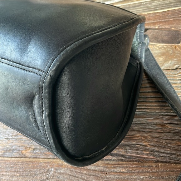 Post Pouch black leather satchel cross body purse EUC - Picture 8 of 12